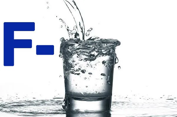 nồng độ florua cao gây ra các vấn đề về viêm lợi, sỏi thận, hư hại răng miệng