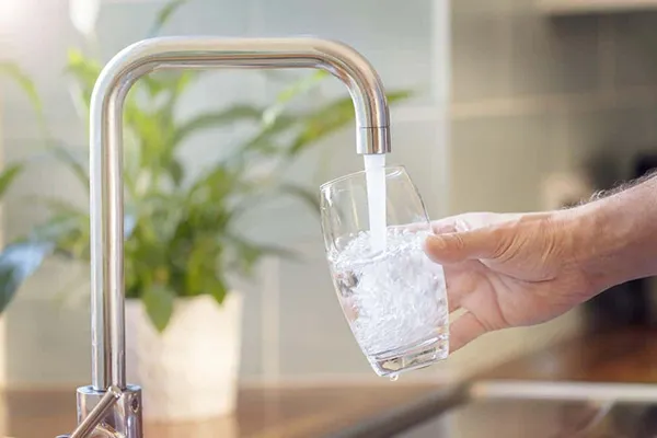 dấu hiệu nhận biết máy lọc bị lỗi xuất hiện bọt khí
