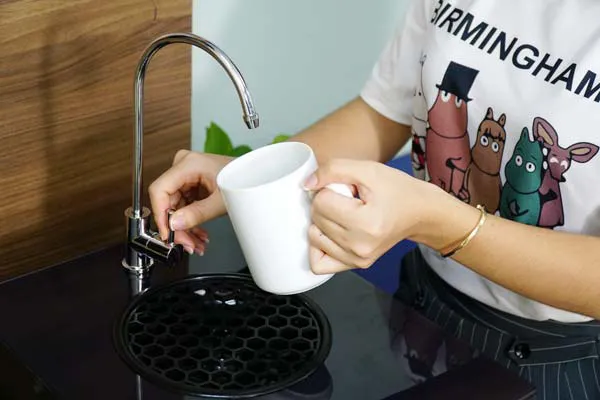 máy bị hỏng không ra nước