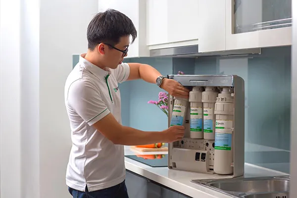 để xử lý máy lọc ra nước đục thì bạn cần phải thay lõi lọc mới