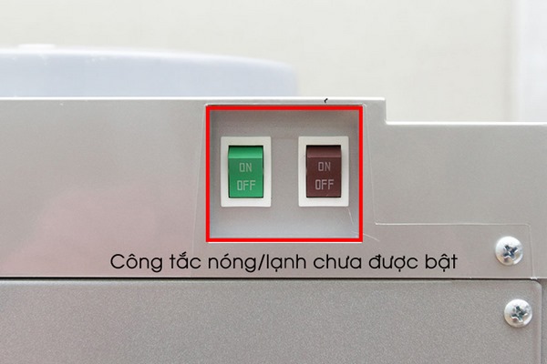 không bật công tắc nguồn